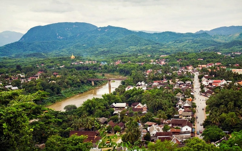 Ngắm Luang Prabang từ đỉnh Phousi